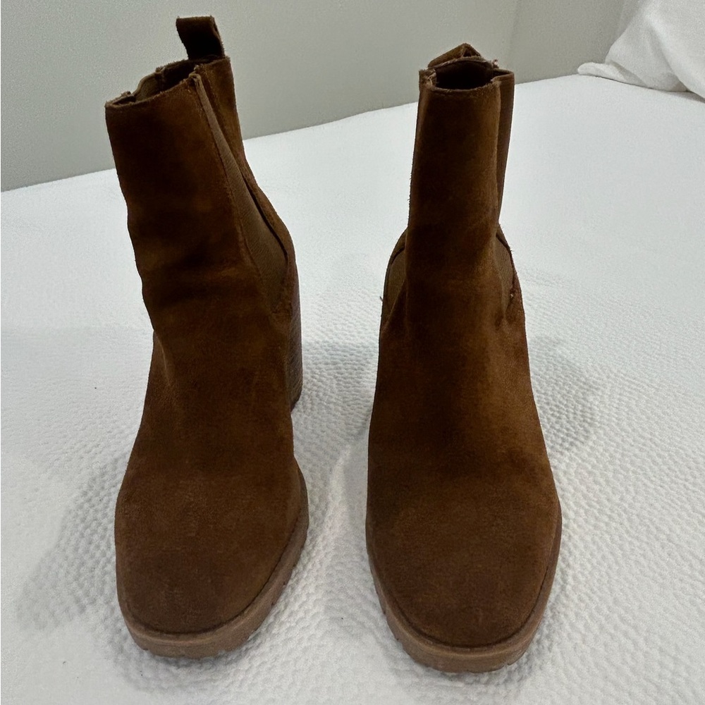 Steve Madden Tan Suede Bootie
